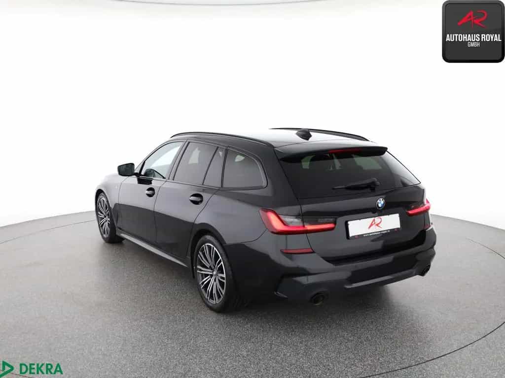 BMW 330 i T M SPORT SHADOW LASER,HUD,KAMERA,KEYLESS 09/2022-photo-2