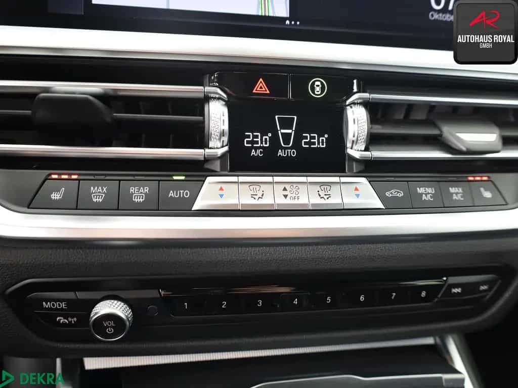 BMW 330 i T M SPORT SHADOW LASER,HUD,KAMERA,KEYLESS 09/2022-photo-25