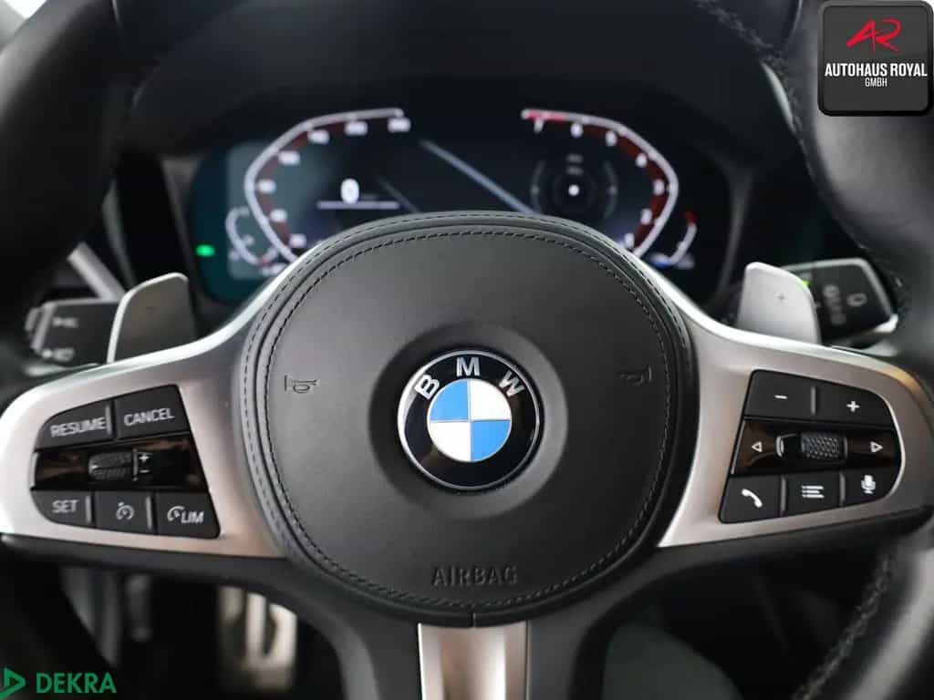 BMW 330 i T M SPORT SHADOW LASER,HUD,KAMERA,KEYLESS 09/2022-photo-28