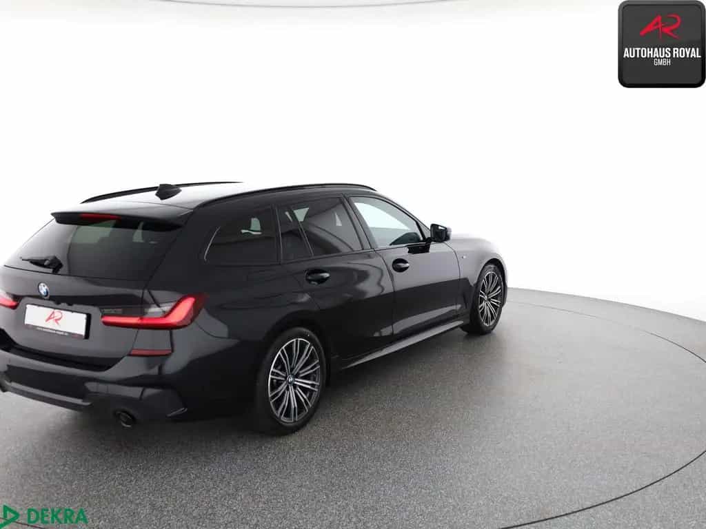 BMW 330 i T M SPORT SHADOW LASER,HUD,KAMERA,KEYLESS 09/2022-photo-4