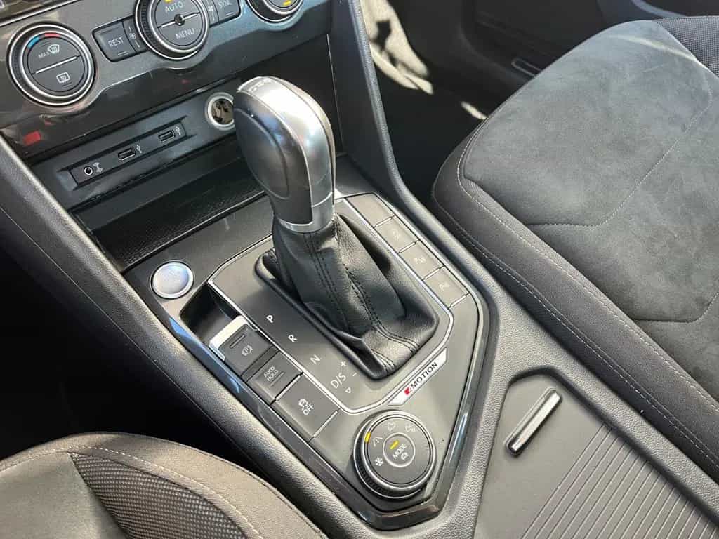 Volkswagen Tiguan 2.0 TSI DSG 4M R-Line 2.HD NAV KAM AHK 12/2017-photo-24