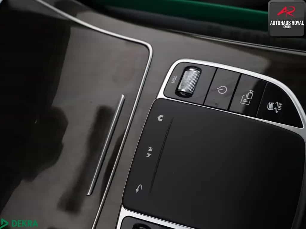 Mercedes-Benz GLC 200 4M AMG 360GRAD,AIRMATIC,HEADUP,DISTRONIC 09/2020-photo-22