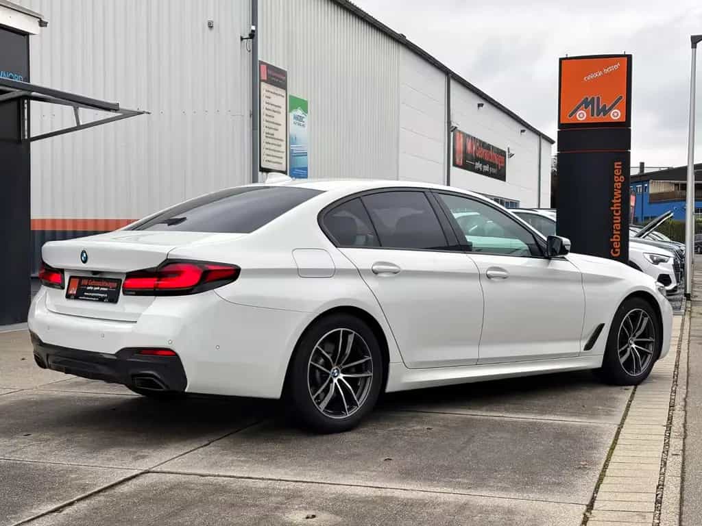 BMW 5 Series 520d Steptr. Limo M-Sport ACC KAM AHK LED SHZ 08/2022-photo-17