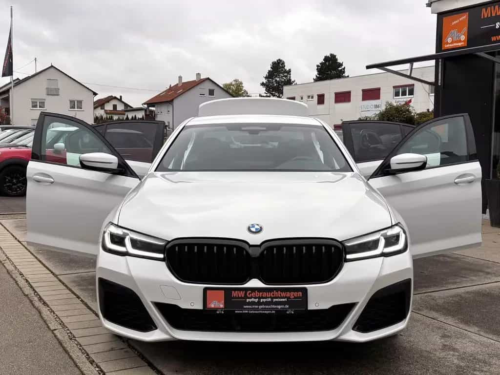 BMW 5 Series 520d Steptr. Limo M-Sport ACC KAM AHK LED SHZ 08/2022-photo-2