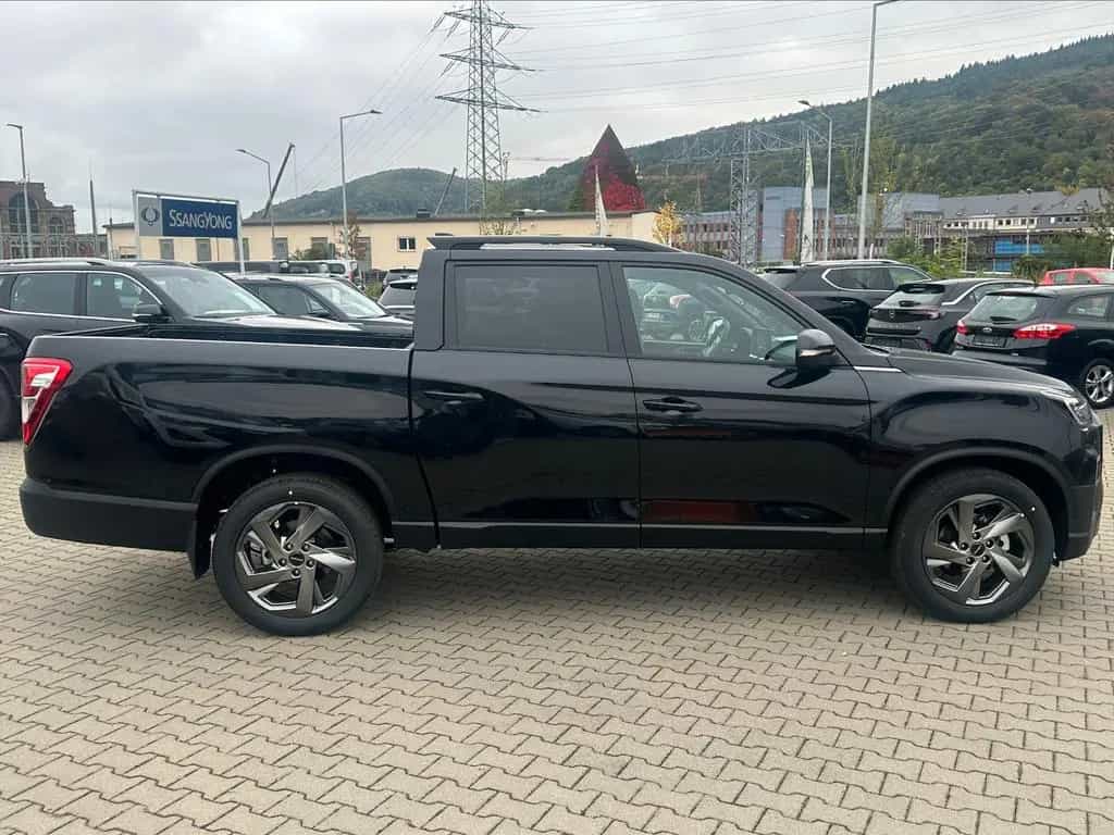 KGM Musso Grand 2.2 KHAN inkl. Zubehörpaket Rollo/AK null-photo-13