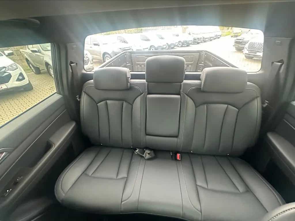 KGM Musso Grand 2.2 KHAN inkl. Zubehörpaket Rollo/AK null-photo-24