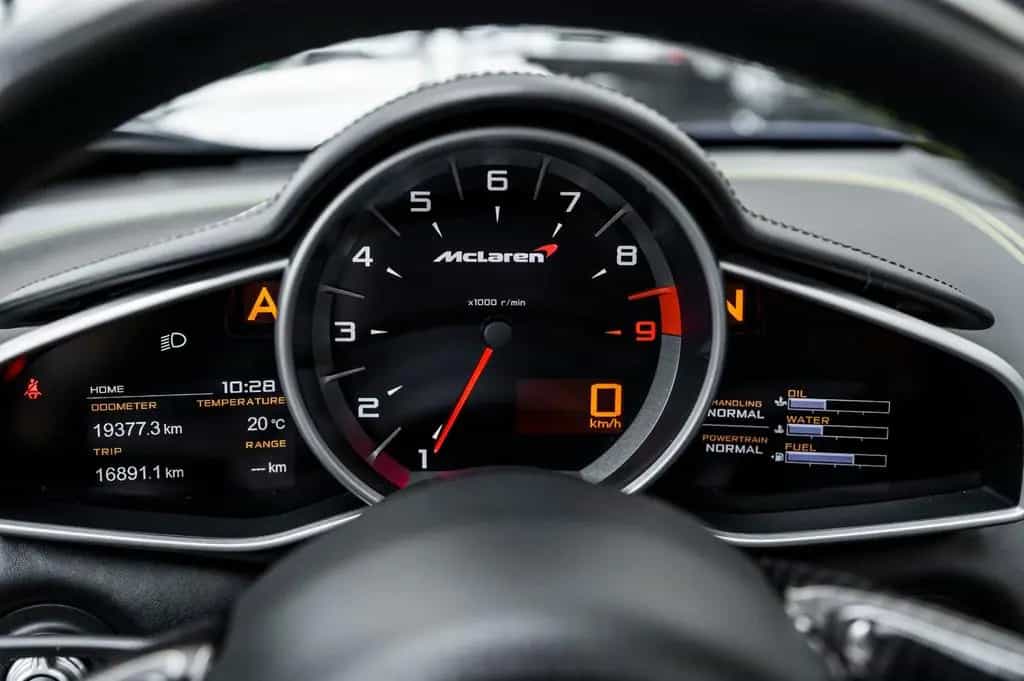 McLaren 650S Spider /Carbon pack/Camera/Lift/El.seats 04/2018-photo-13
