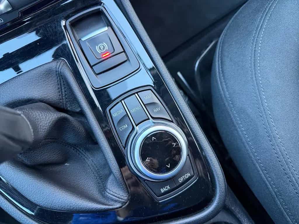 BMW 2 Series 218i Gran Tourer Advantage Navi SHZ PDC  AHK 10/2017-photo-25