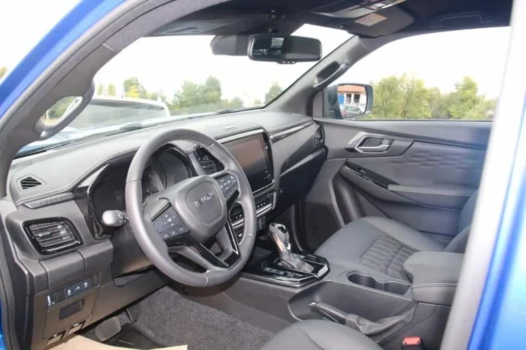 Isuzu D-Max Double Cab 10/2025-photo-6