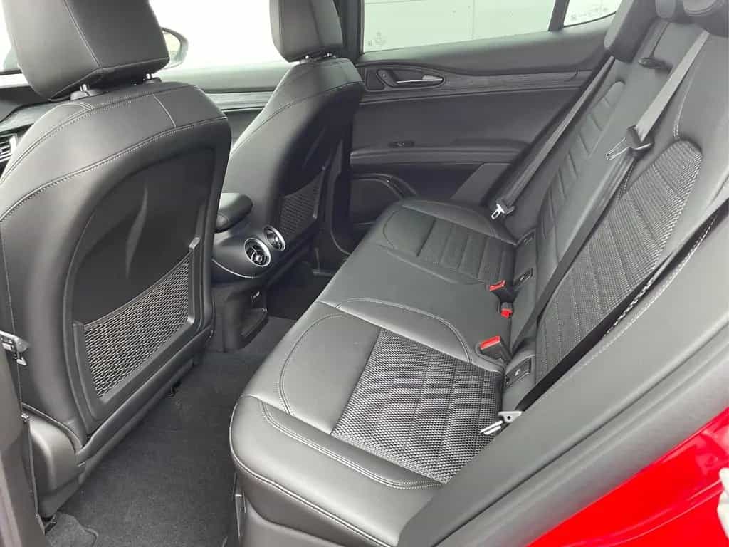 Alfa Romeo Stelvio SPRINT 2.2 Multijet AUT AWD NAVI ACC ... 10/2024-photo-9