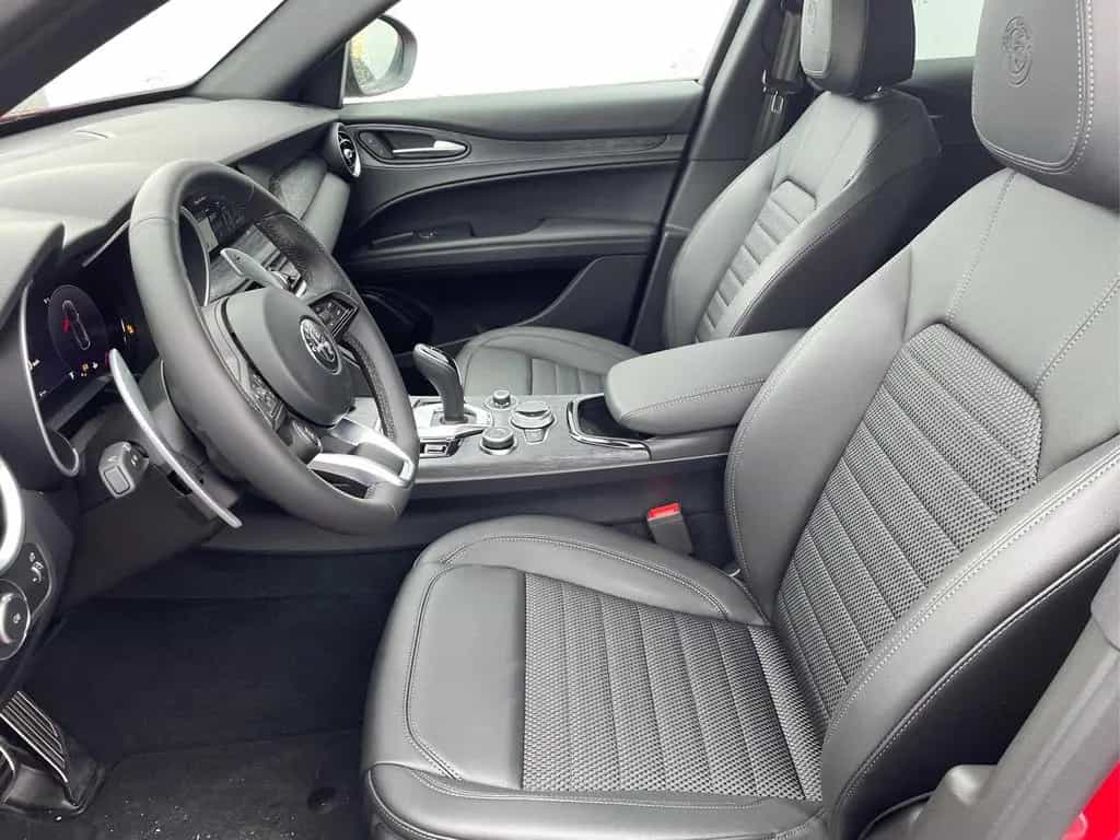 Alfa Romeo Stelvio SPRINT 2.2 Multijet AUT AWD NAVI ACC ... 10/2024-photo-8