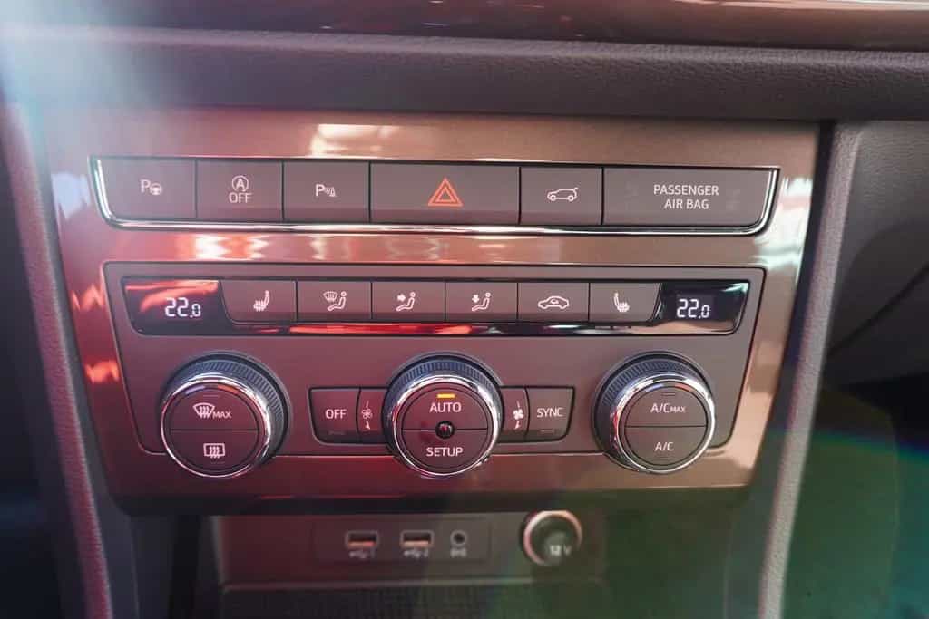 Seat Ateca 2.0 TSI Xcellence 4Drive LED Navi Kamera 07/2018-photo-18