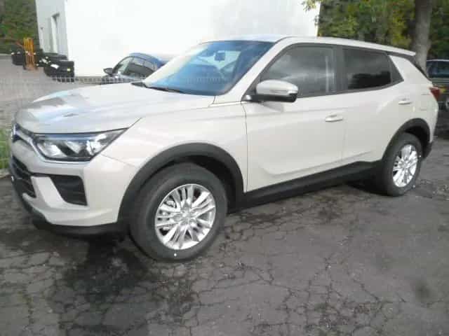KGM Korando 1.5 Essential AUTOMATIC TEMPOM. PDC+KAM. null-photo-3