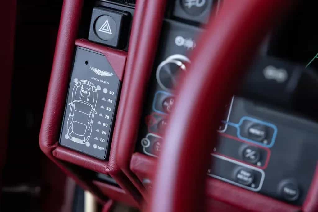 Aston Martin Lagonda Series 4 - 1 of 72 LHD - Full History 05/1992-photo-10