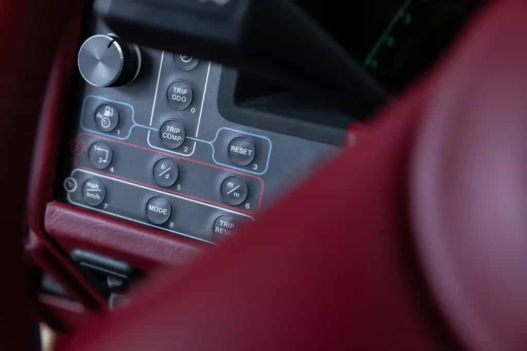 Aston Martin Lagonda Series 4 - 1 of 72 LHD - Full History 05/1992-photo-11