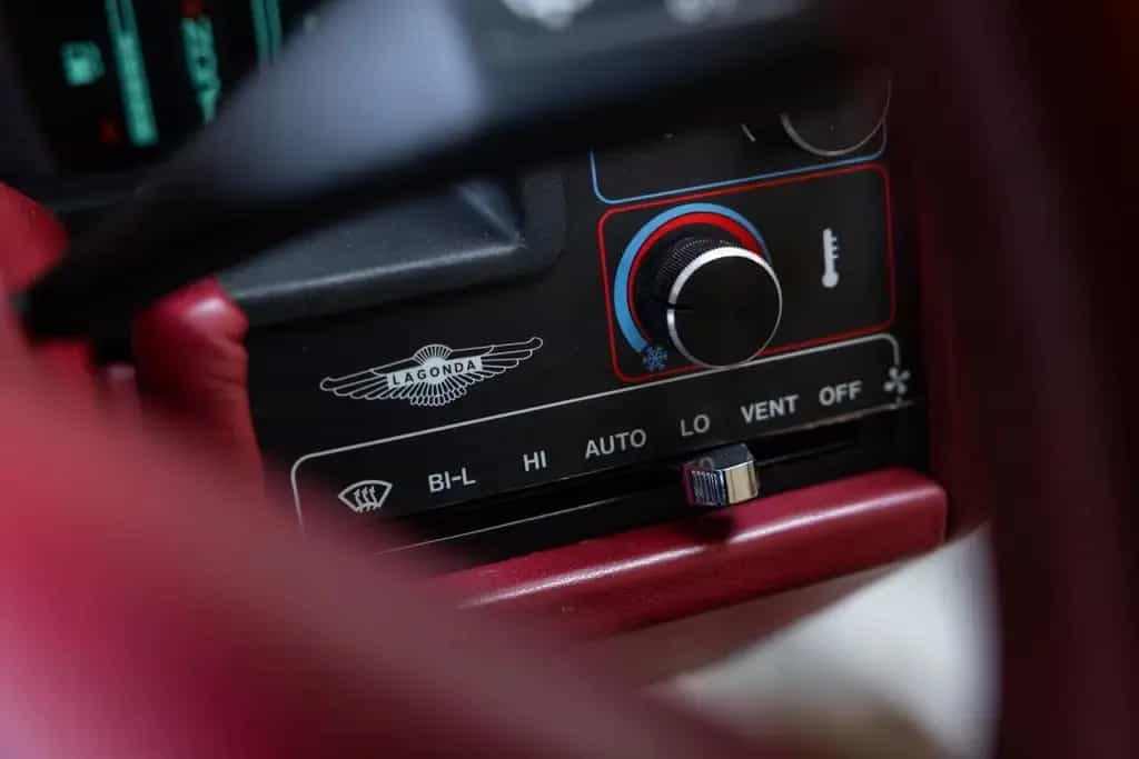 Aston Martin Lagonda Series 4 - 1 of 72 LHD - Full History 05/1992-photo-14