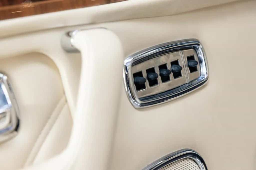 Rolls-Royce Corniche V Cabrio - Low Mileage - 1 of 374 - 04/2000-photo-8