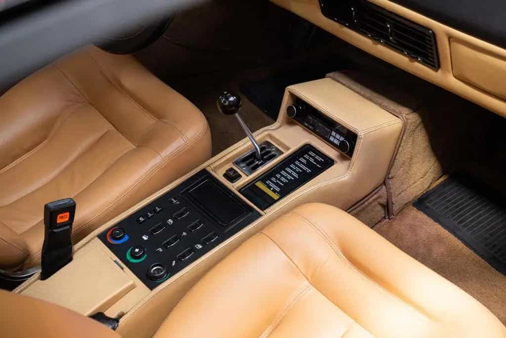 Ferrari Mondial 8 Quattrovalvole - Fully Serviced - Low 02/1985-photo-25