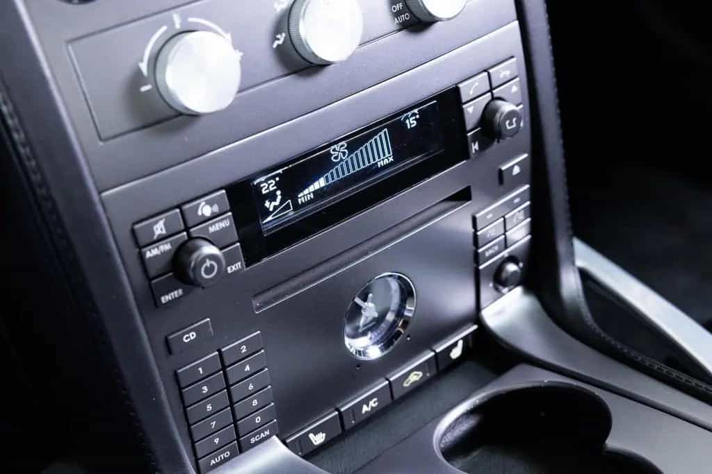 Aston Martin Vanquish V12 - S 5.9 - Dealer Maintained - 02/2006-photo-16