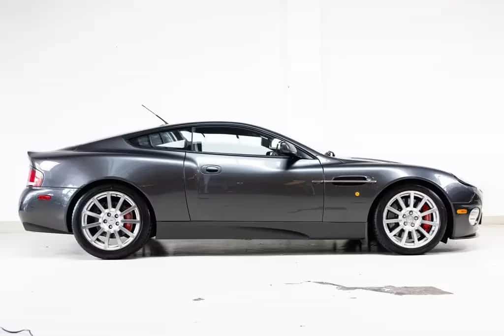 Aston Martin Vanquish V12 - S 5.9 - Dealer Maintained - 02/2006-photo-2