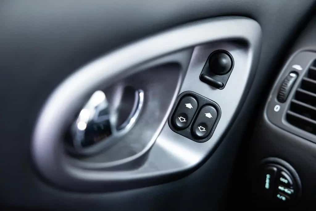 Aston Martin Vanquish V12 - S 5.9 - Dealer Maintained - 02/2006-photo-8