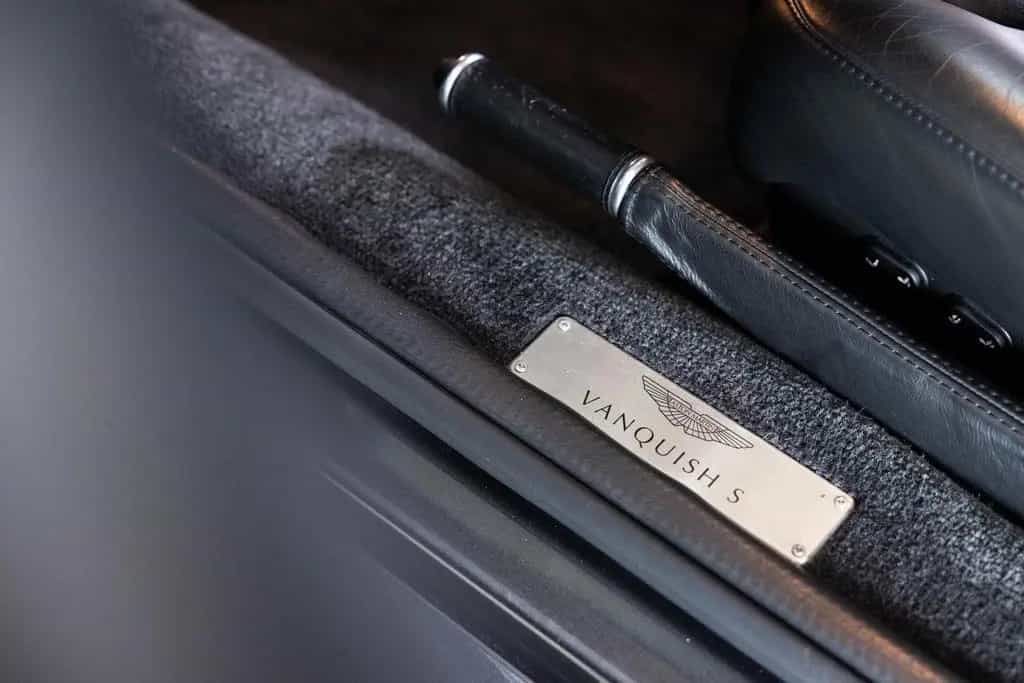 Aston Martin Vanquish V12 - S 5.9 - Dealer Maintained - 02/2006-photo-9