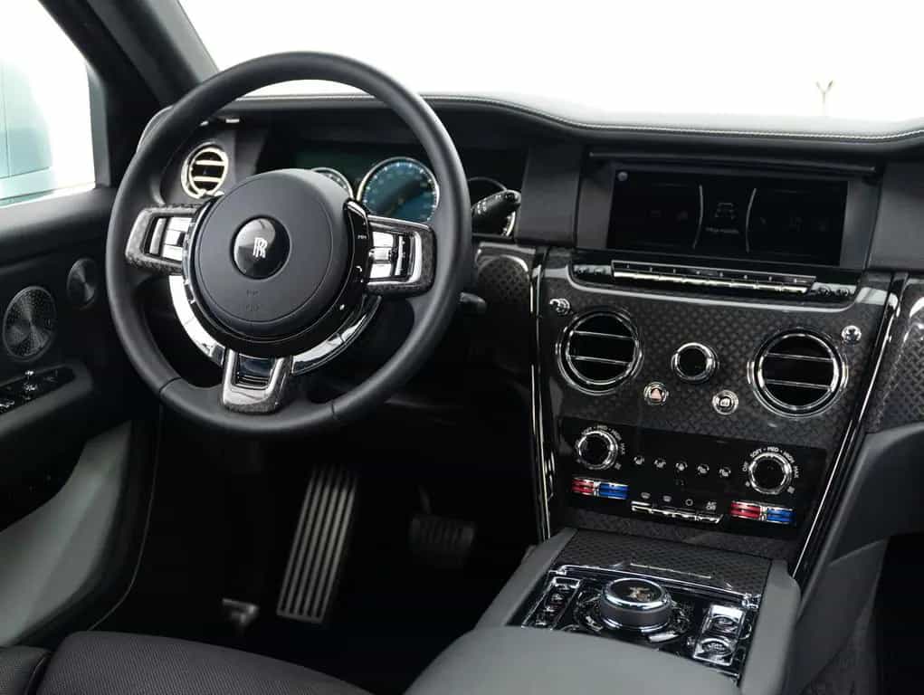 Rolls-Royce Cullinan Black Badge 11/2021-photo-12