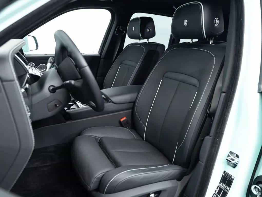 Rolls-Royce Cullinan Black Badge 11/2021-photo-8