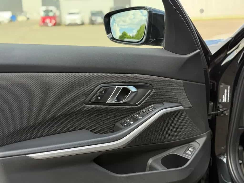 BMW 320 d xDrive StdHzg. ACC Driving DAB Navi Kamera 07/2023-photo-14
