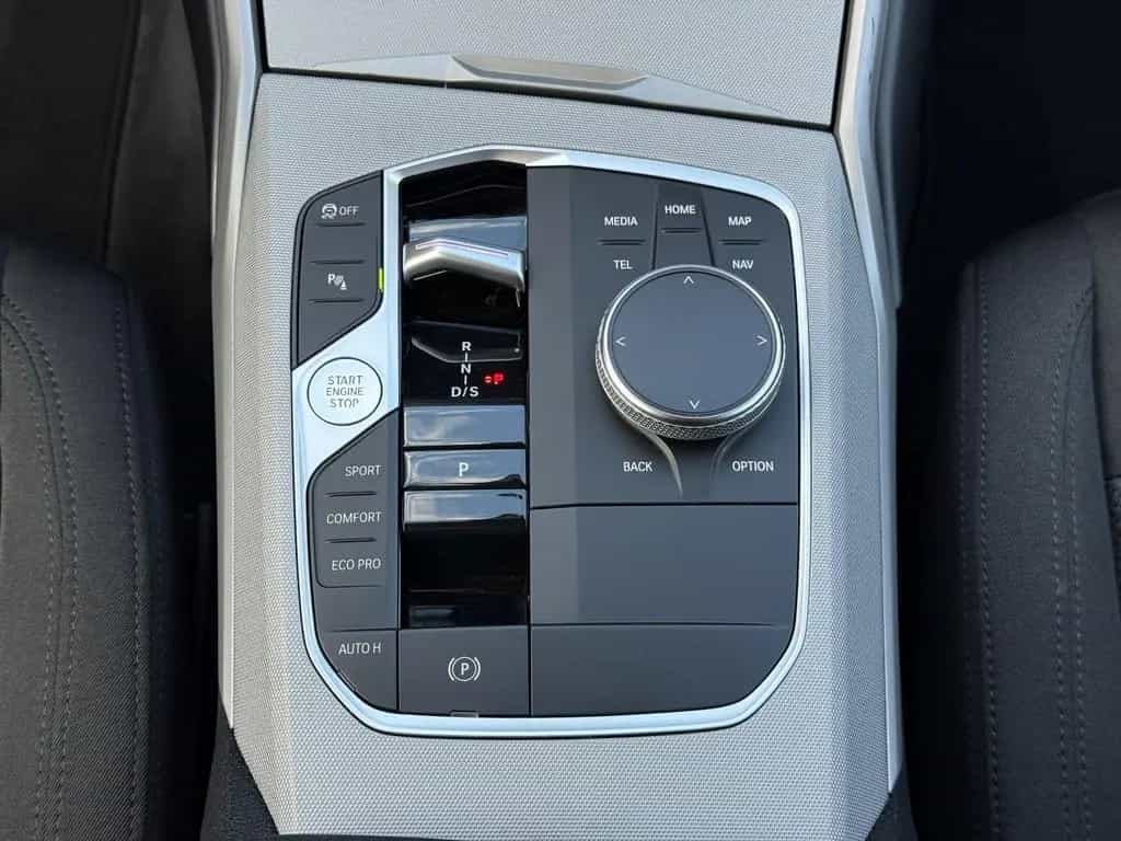 BMW 320 d xDrive StdHzg. ACC Driving DAB Navi Kamera 07/2023-photo-21