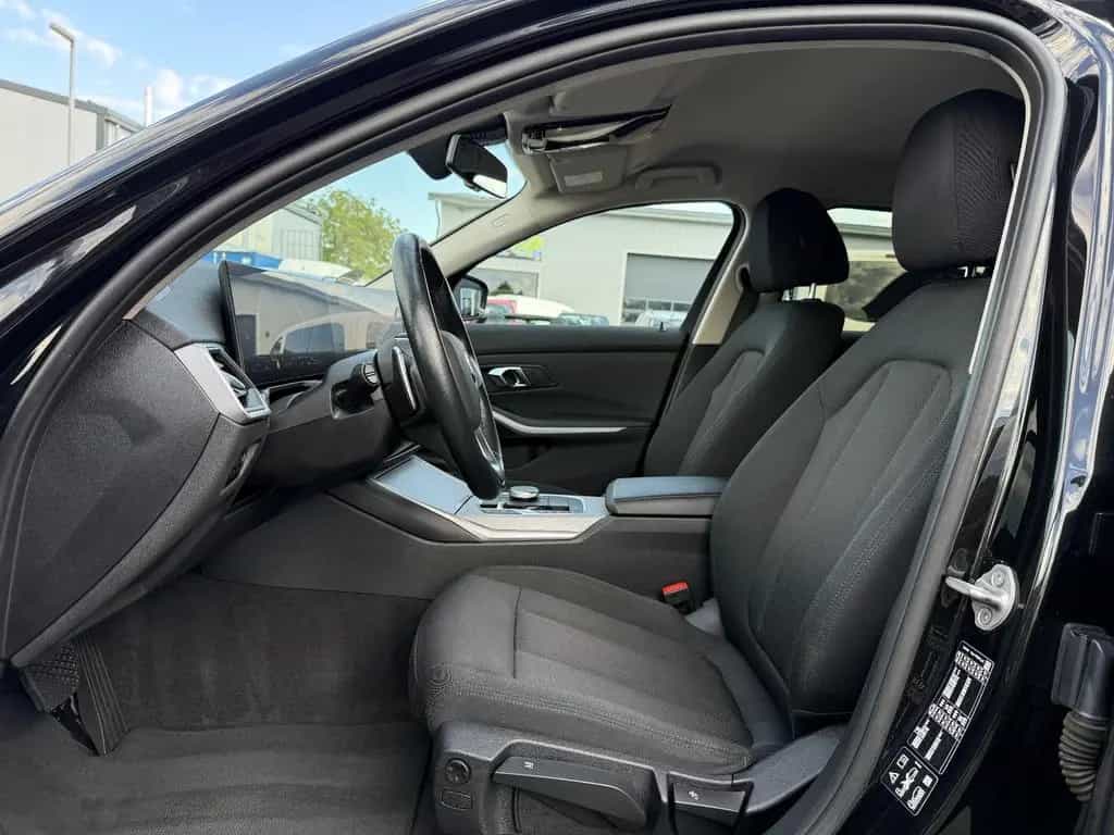 BMW 320 d xDrive StdHzg. ACC Driving DAB Navi Kamera 07/2023-photo-27