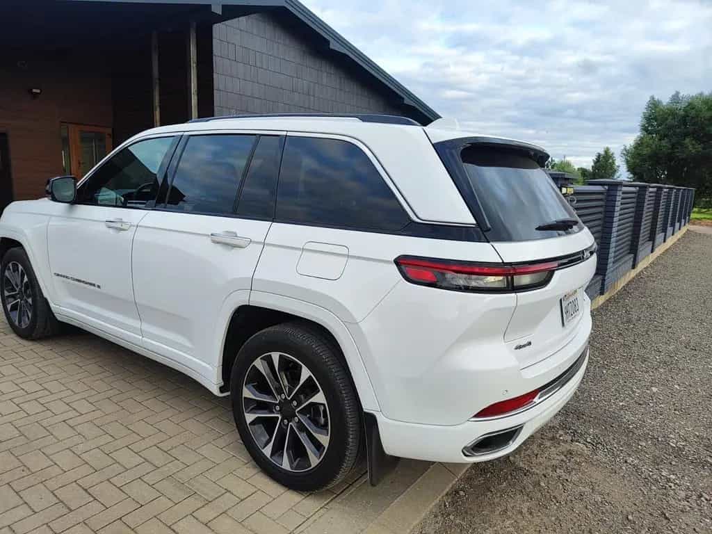 Jeep Grand Cherokee Overland 06/2022-photo-3