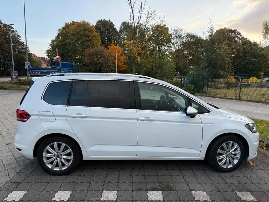 Volkswagen Touran 1.8 TSI DSG Highline BMT Highline 12/2017-photo-0