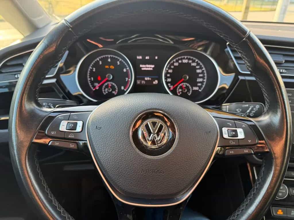 Volkswagen Touran 1.8 TSI DSG Highline BMT Highline 12/2017-photo-13
