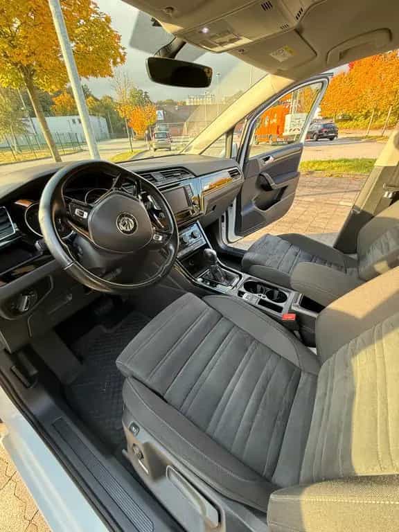 Volkswagen Touran 1.8 TSI DSG Highline BMT Highline 12/2017-photo-6