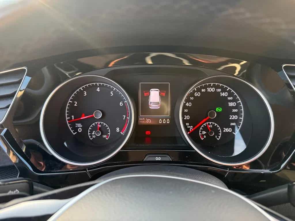 Volkswagen Touran 1.8 TSI DSG Highline BMT Highline 12/2017-photo-8
