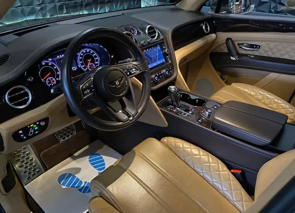 Bentley Bentayga 6.0 W12 4WD Massagesitze, Pano,AHK 01/2017-photo-11