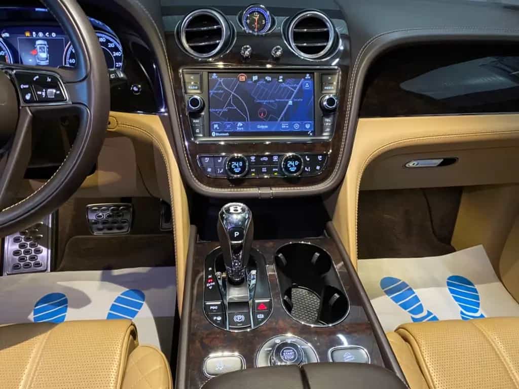 Bentley Bentayga 6.0 W12 4WD Massagesitze, Pano,AHK 01/2017-photo-13