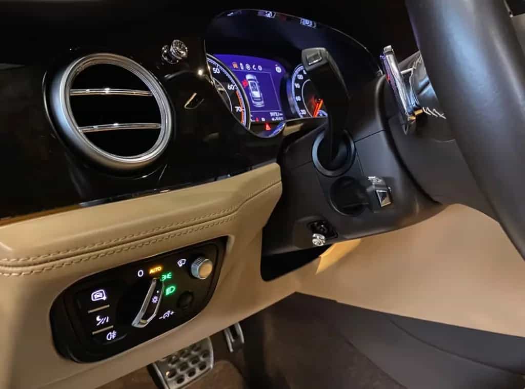 Bentley Bentayga 6.0 W12 4WD Massagesitze, Pano,AHK 01/2017-photo-16