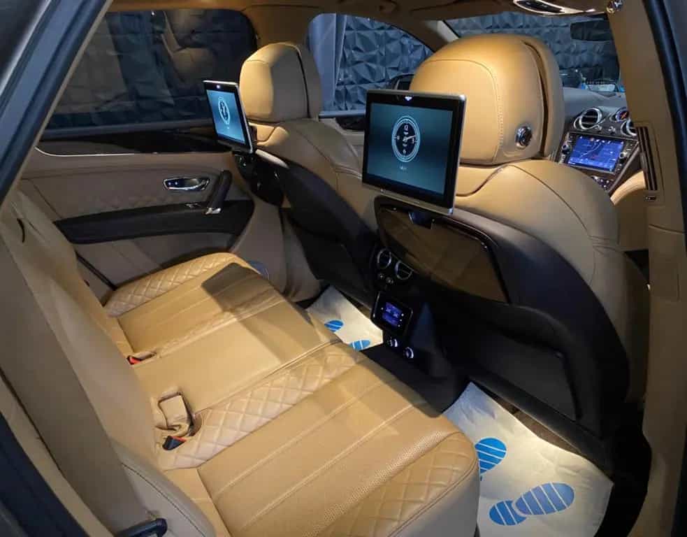 Bentley Bentayga 6.0 W12 4WD Massagesitze, Pano,AHK 01/2017-photo-26