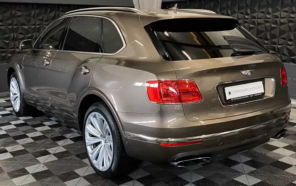 Bentley Bentayga 6.0 W12 4WD Massagesitze, Pano,AHK 01/2017-photo-4