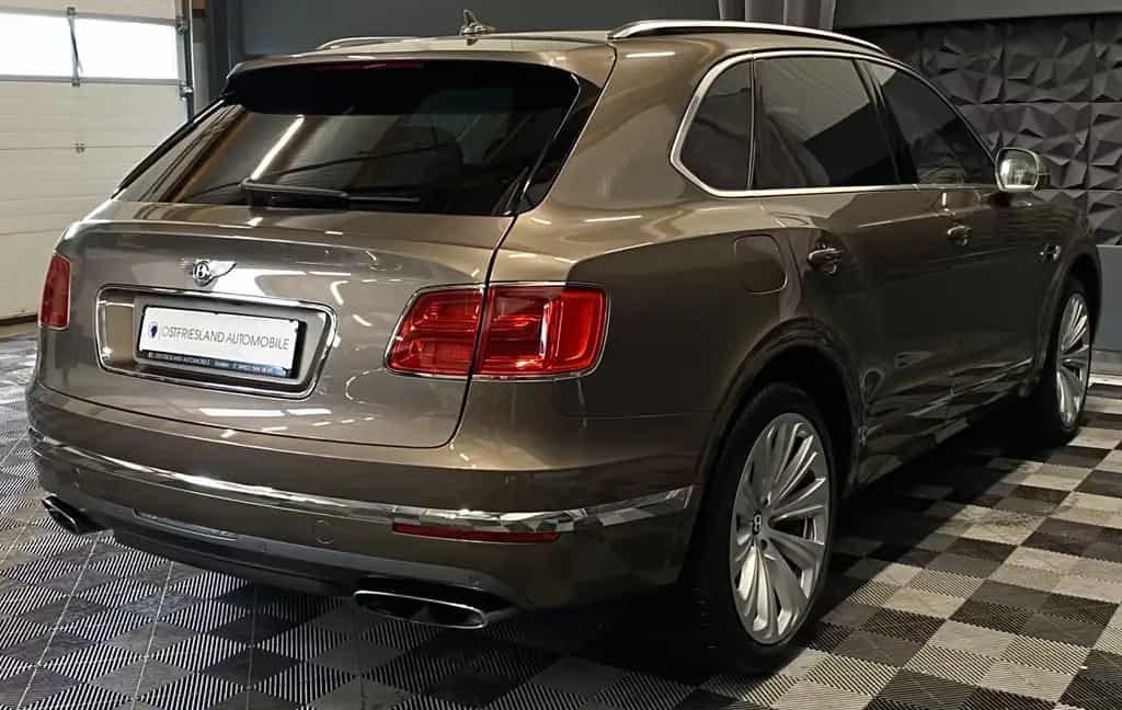 Bentley Bentayga 6.0 W12 4WD Massagesitze, Pano,AHK 01/2017-photo-6