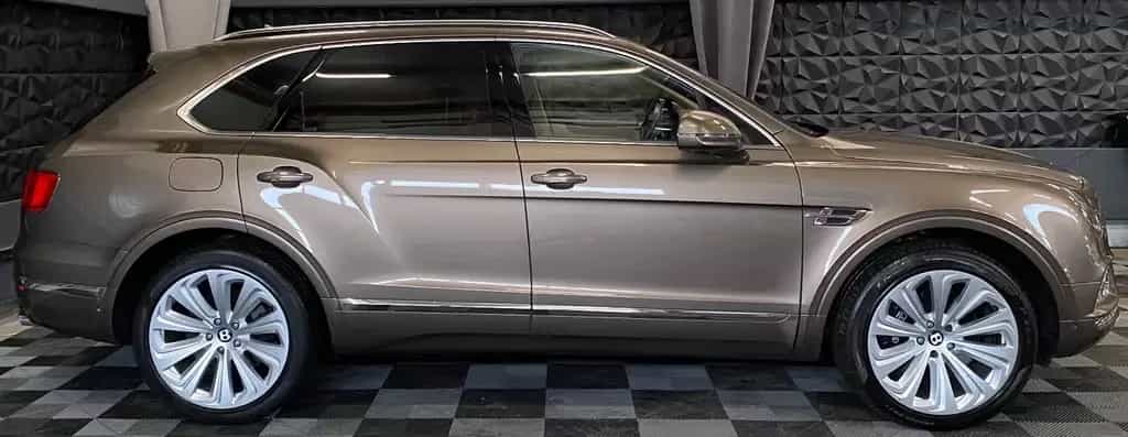 Bentley Bentayga 6.0 W12 4WD Massagesitze, Pano,AHK 01/2017-photo-7