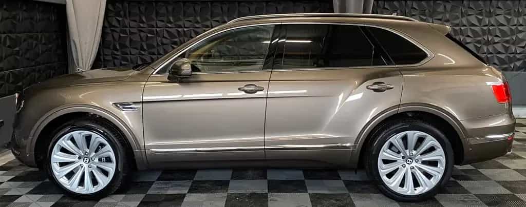 Bentley Bentayga 6.0 W12 4WD Massagesitze, Pano,AHK 01/2017-photo-8