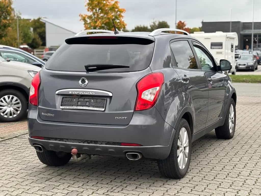 Ssangyong Korando 2.2 Diesel 1-HAND TEMPOMAT KAMERA 8x ALU 12/2015-photo-2