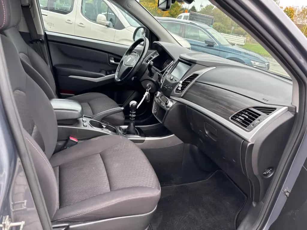 Ssangyong Korando 2.2 Diesel 1-HAND TEMPOMAT KAMERA 8x ALU 12/2015-photo-6
