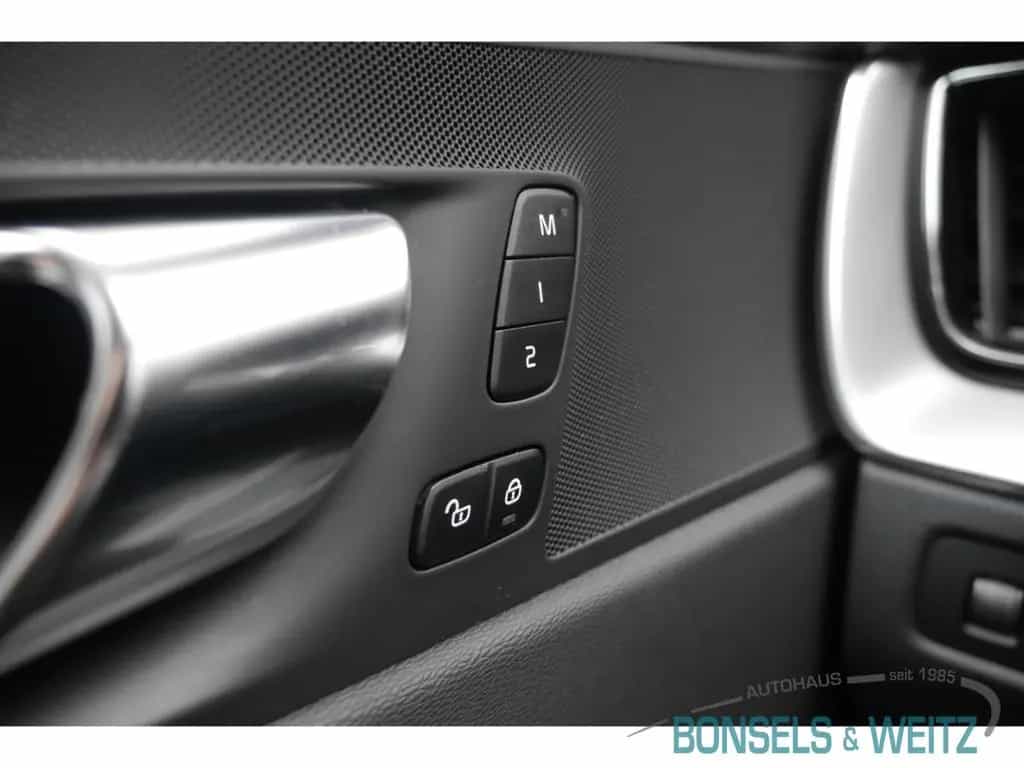 Volvo XC60 Inscription 2WD Navi Leder Digitales Cockpi 09/2021-photo-14