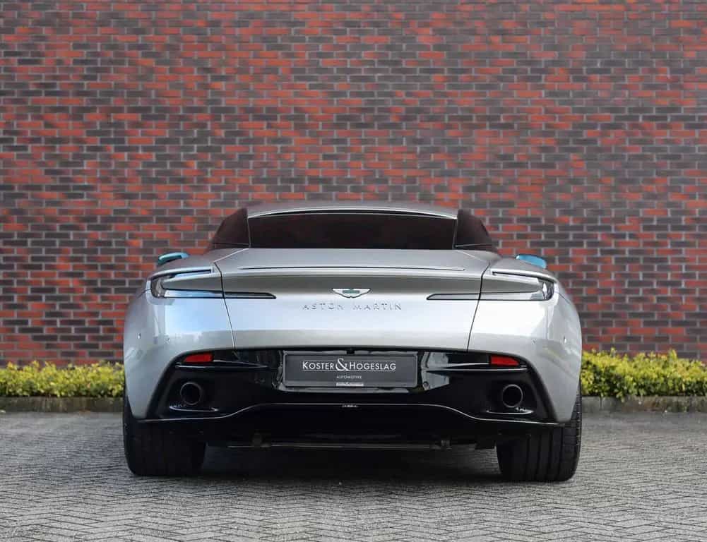 Aston Martin DB12 Coupé | Aluminite Silver 09/2023-photo-12