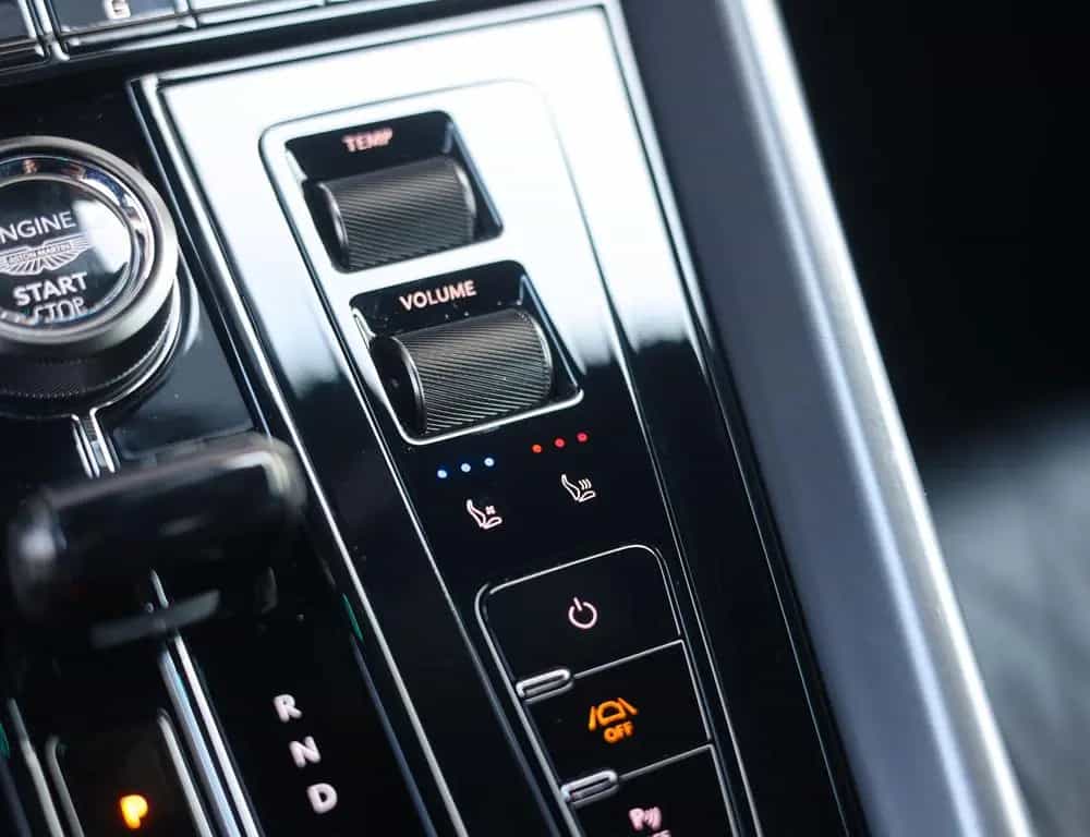 Aston Martin DB12 Coupé | Aluminite Silver 09/2023-photo-33