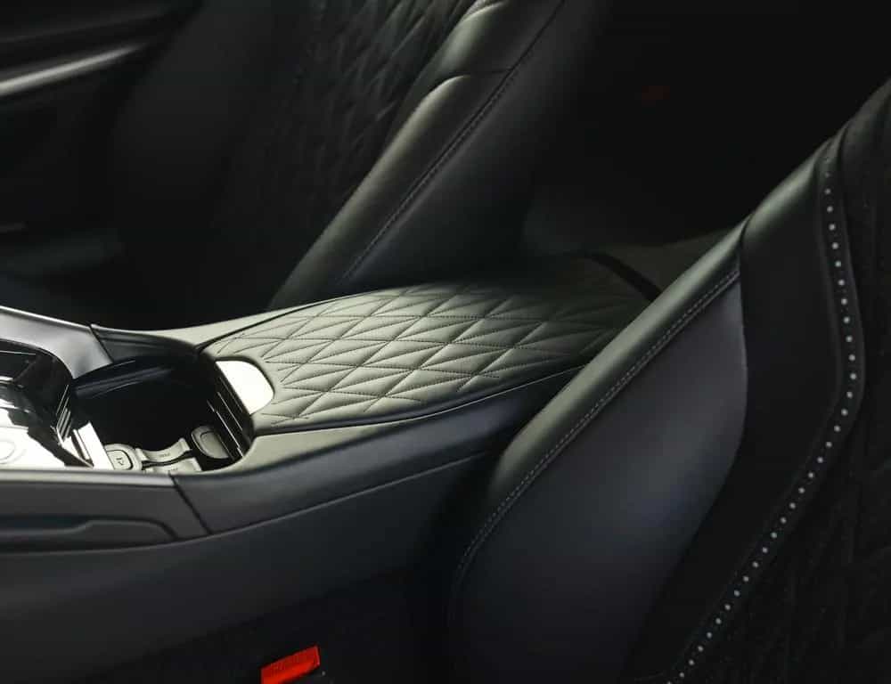 Aston Martin DB12 Coupé | Aluminite Silver 09/2023-photo-4